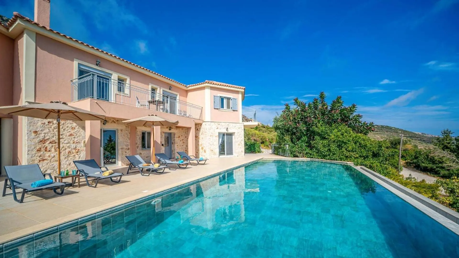 Villa Estiasi By Villa Plus Spathion