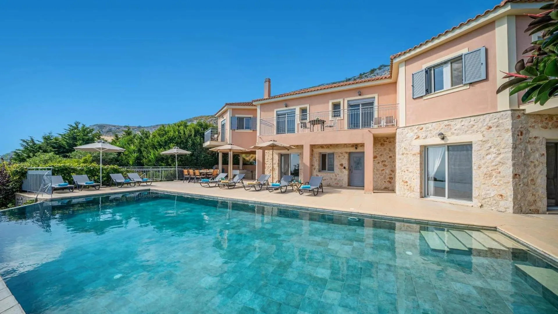Villa Estiasi By Villa Plus Spathion